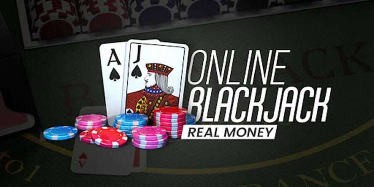 Mastering the Virtual Tables: Becoming an Online Casino Pro with a Dash of Wit